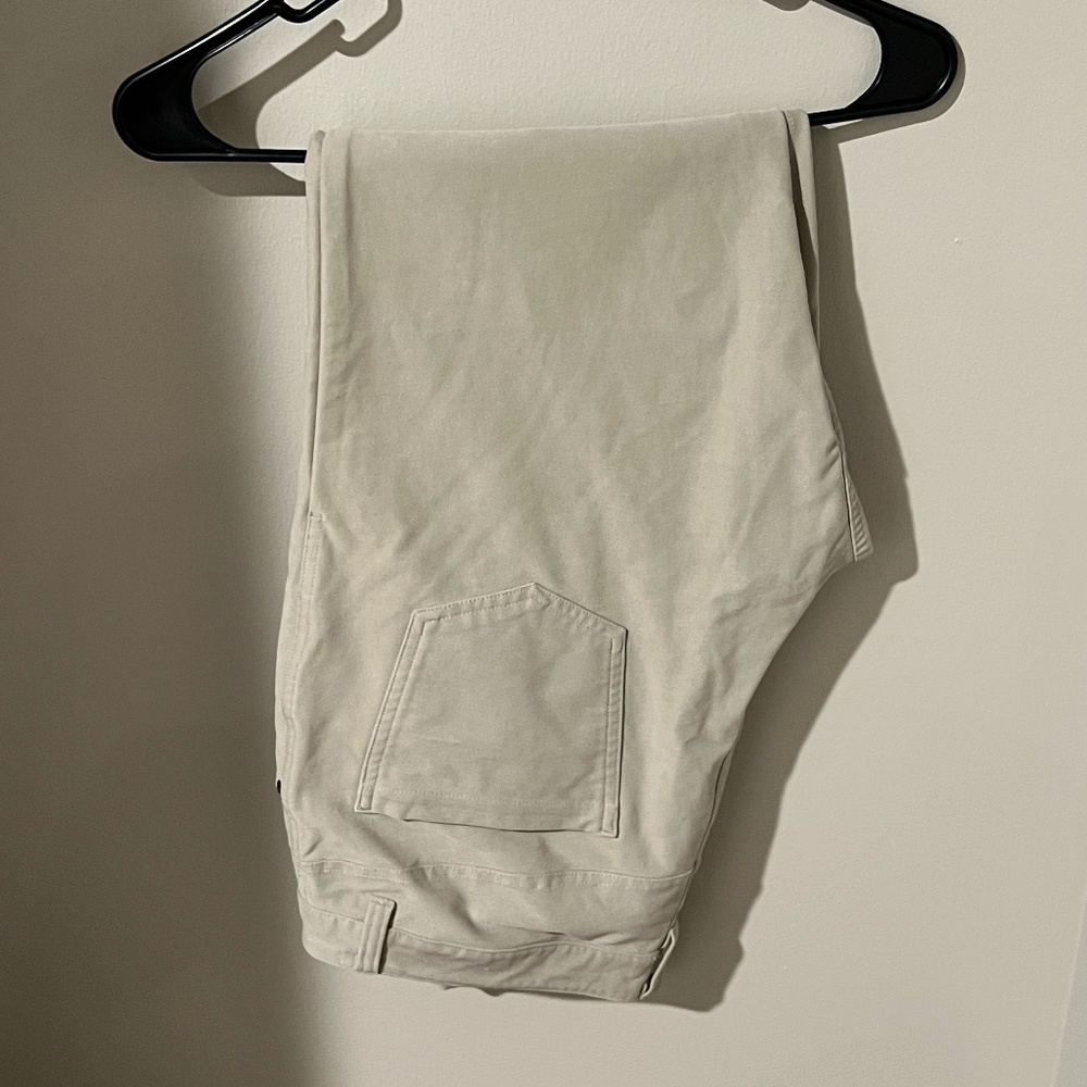 Lululemon ABC Pants 31x34 Slim Fit Cream Utilitech